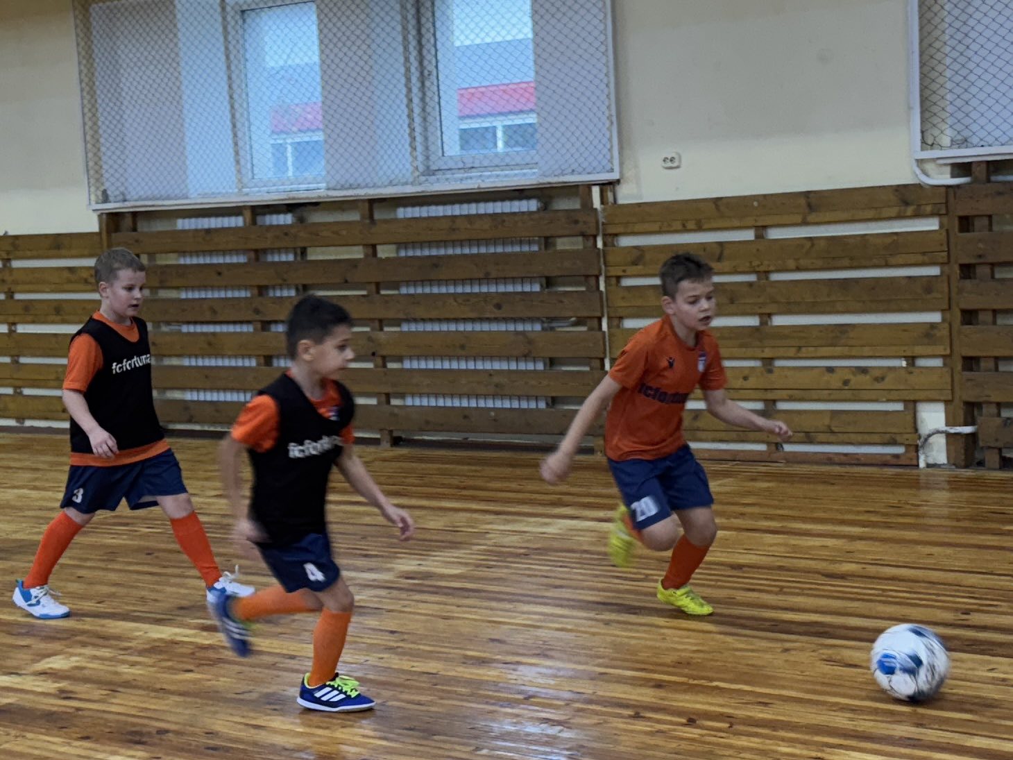 ДЕНЬ ЗА ДНЕМ: ЕСЛИ ТЫ ХОЧЕШЬ НРАВИТЬСЯ ВСЕМ, НЕ СТАНОВИСЬ ЛИДЕРОМ. ПРОДАВАЙ МОРОЖЕНОЕ...